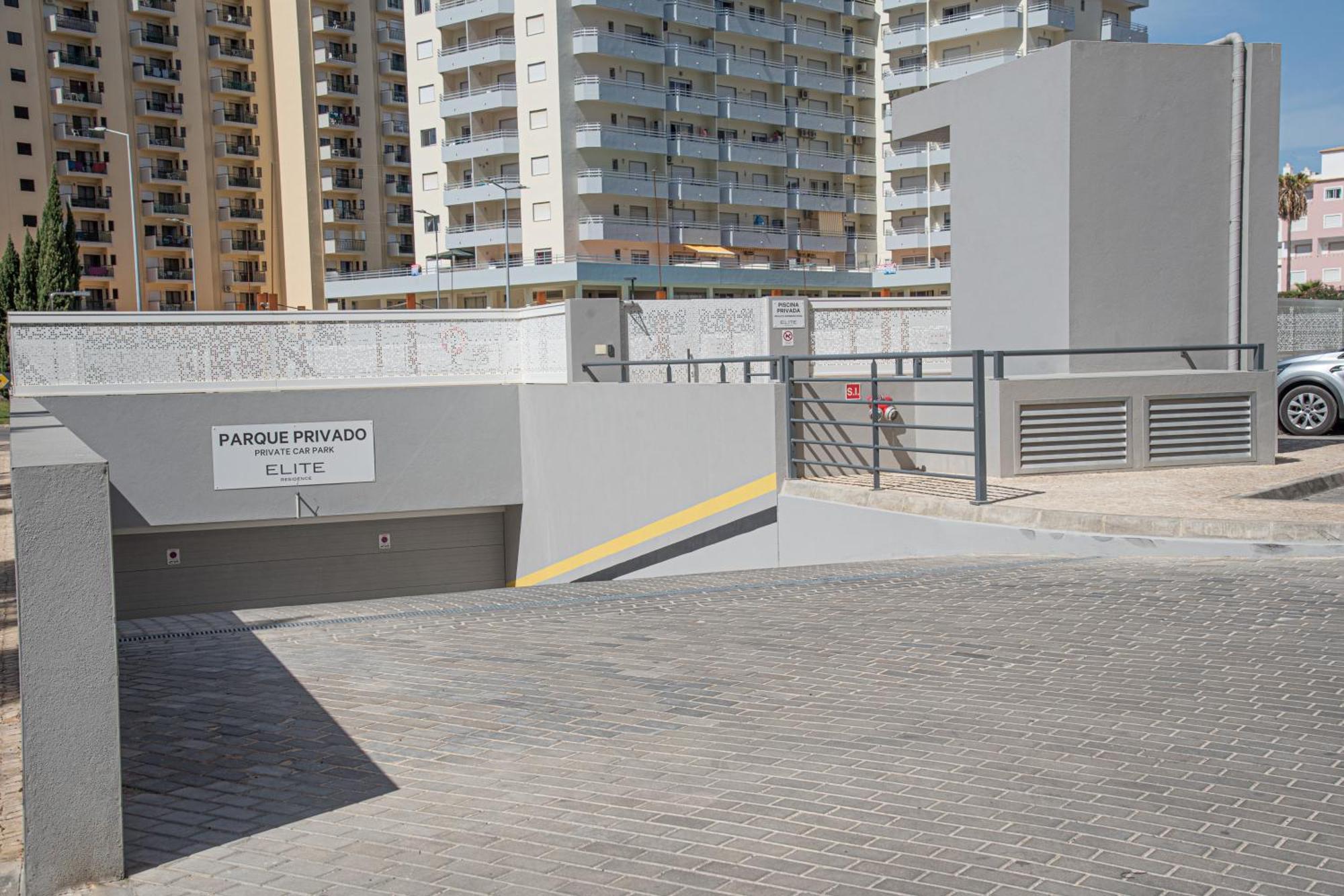 Apartamento Elegante Com Garagem E Piscina Na Praia Da Rocha ポルティマン エクステリア 写真